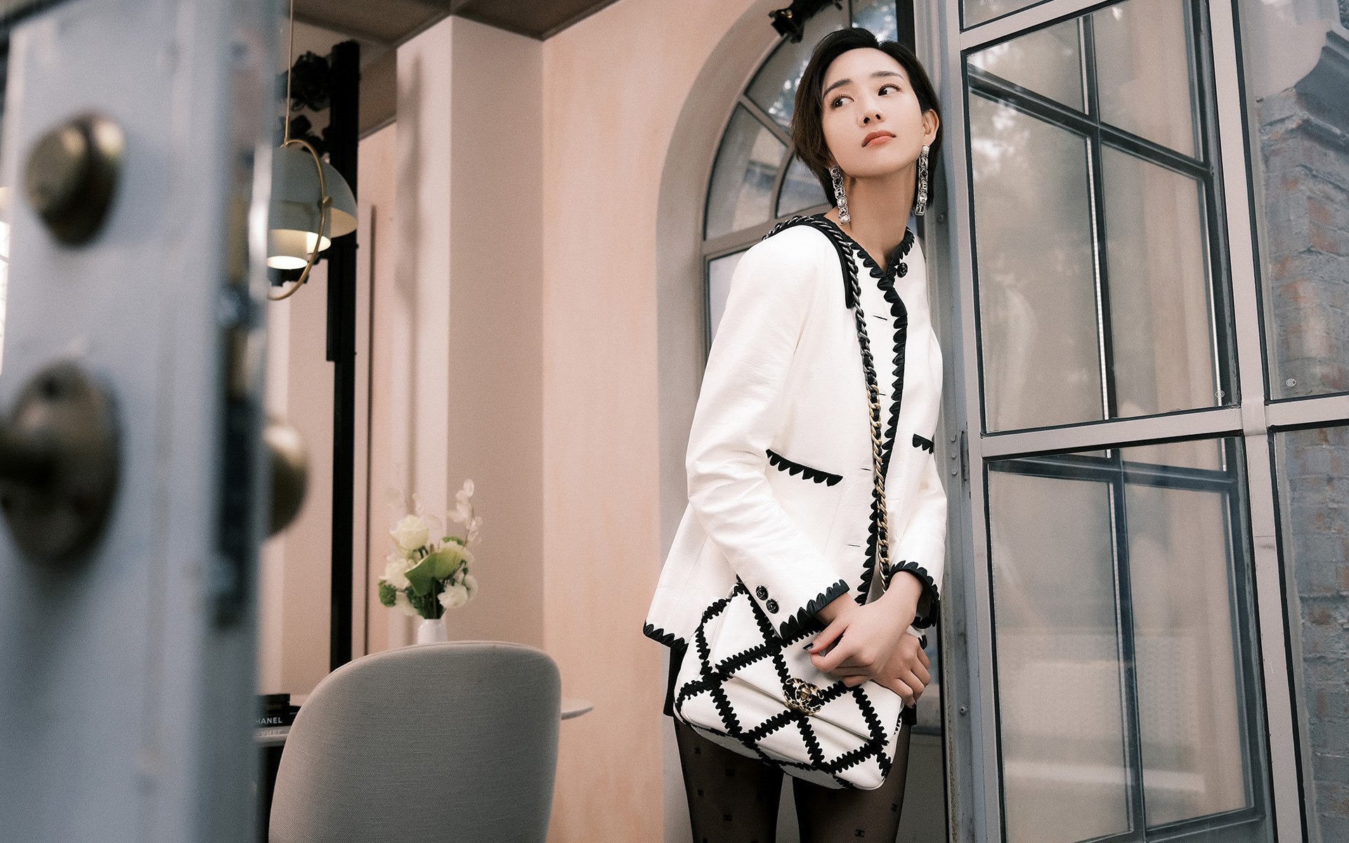 哥伦比亚骑手胡利安娜·古铁雷斯在2024年巴黎奥运会盛装舞步比赛中以“Flanissimo”马匹获得第25名，展现出色表现。